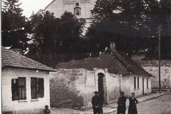 ul-klasztorna-pinczow