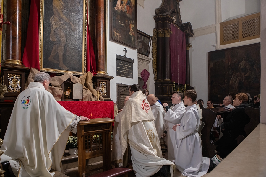 wWielki Czwartek - ciemnica 